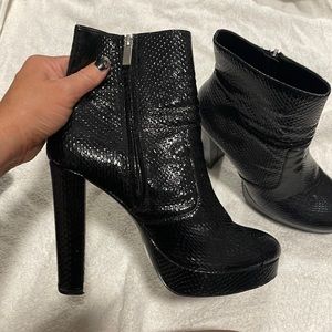 Ankles are too big for me they are a 11 black and aldo brand